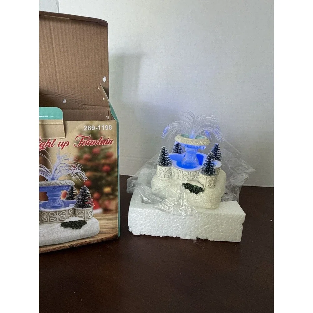 FG Square Christmas Village Accessory Light Up Fountain Village NOB TESTED!